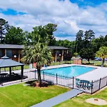 Howard Johnson By Wyndham Athens