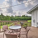 Idyllic Getaway With Deck About 4 Mi To Dtwn Athens