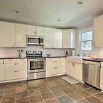 Contemporary Athens Home Less Than 2 Miles To Uga!