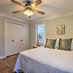 Contemporary Athens Home Less Than 2 Miles To Uga!