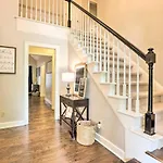 Family-Friendly Athens Escape About 2 Mi To Uga!