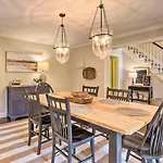 Family-Friendly Athens Escape About 2 Mi To Uga!