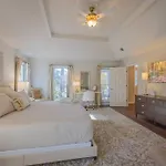 Large Luxury House, 4 King Beds & 21 Total, Hot Tub, Theater, Fireplace, Game Room, Ping-Pong, Pool Table, Air Hockey, Arcade, River, Big Kitchen, Nice Porch, Quiet, Good For Families And Large Groups, Near Uga Golf Course, Close To Uga & Stanford St