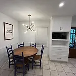 Modern Athens Home 4Bd, 3Bth