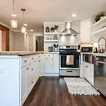 Broad Bungalow - Minutes From Downtown Athens!