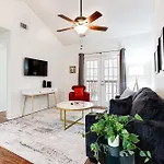 5 Min Drive To Dorm, W/D, Quiet, Kitchen, Wi-Fi