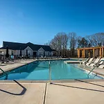 Elegant, Spacious 3Br 2B Apt Perfect For Long Stays