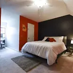The Glory Glory Estate Main House Guest Suite