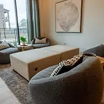 Serene, New Apt, Pool, Long Stays