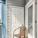 1 Mi To Uga Charming Athens Condo With Balconies!