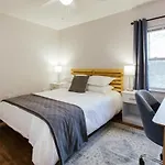 The Cozy Corner Near Downtown 2Br