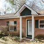 The Cozy Corner Near Downtown 2Br