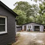 1Br 1Bath - Greenway Garage W Firepit