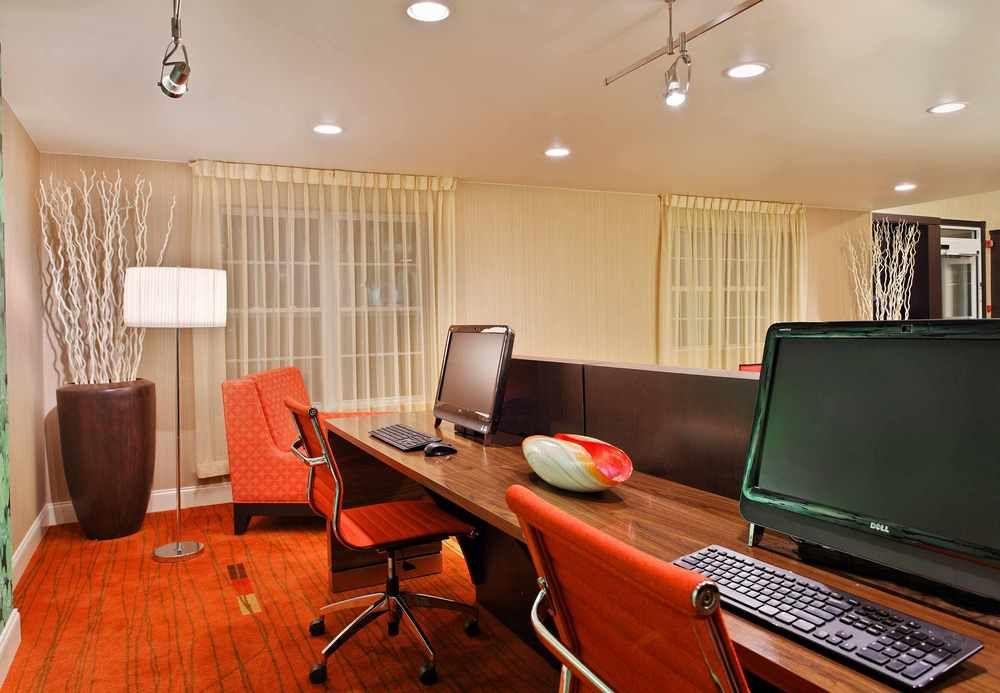 Courtyard By Marriott Downtown 3*