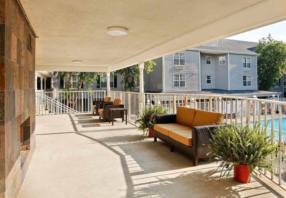 Courtyard By Marriott Downtown