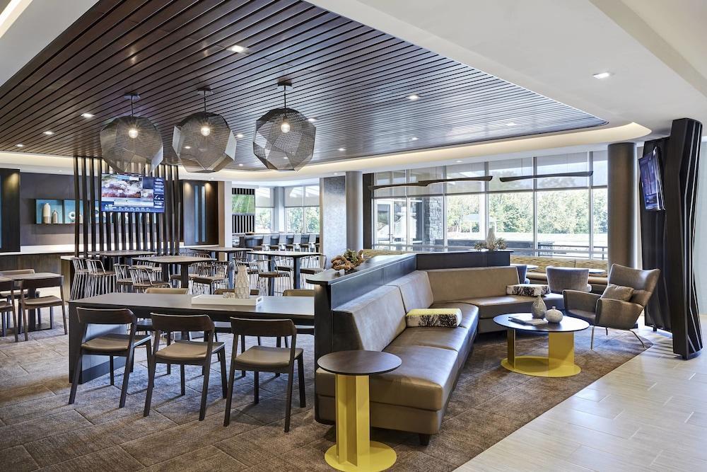 Springhill By Marriott Downtown/university Area Hotel