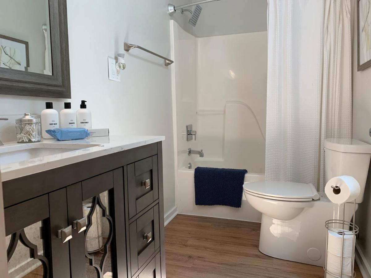 Apartment Normalbnb - 2 Blocks From Restaurants, Bars, Hospital