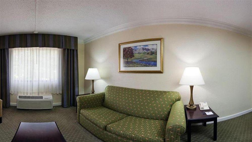 Express - Area By Ihg