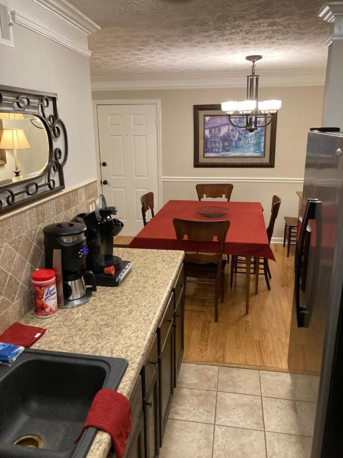 Spacious 3 Bedroom 2 Bath Close To Five-points In