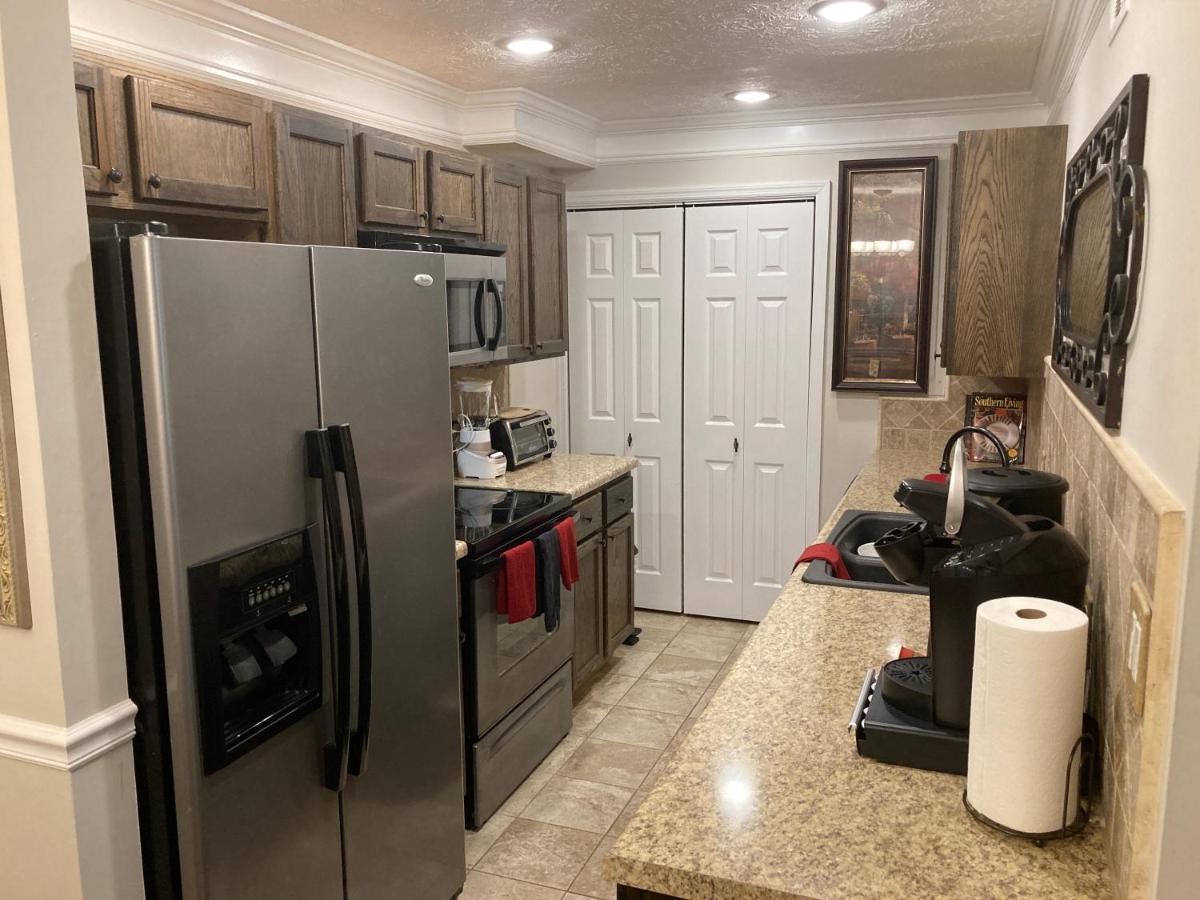 Spacious 3 Bedroom 2 Bath Close To Five-points In