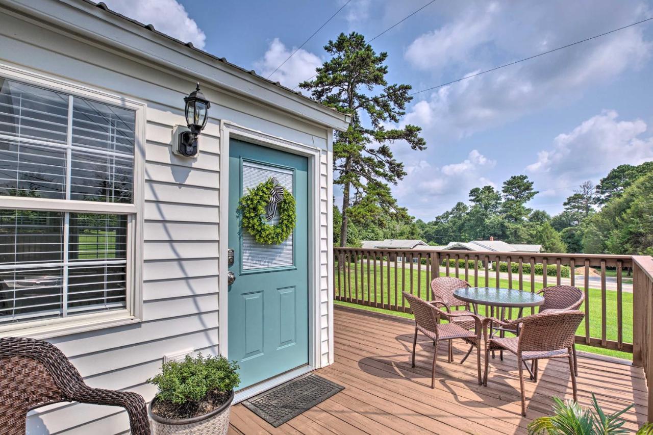 Idyllic Getaway With Deck About 4 Mi To Dtwn *