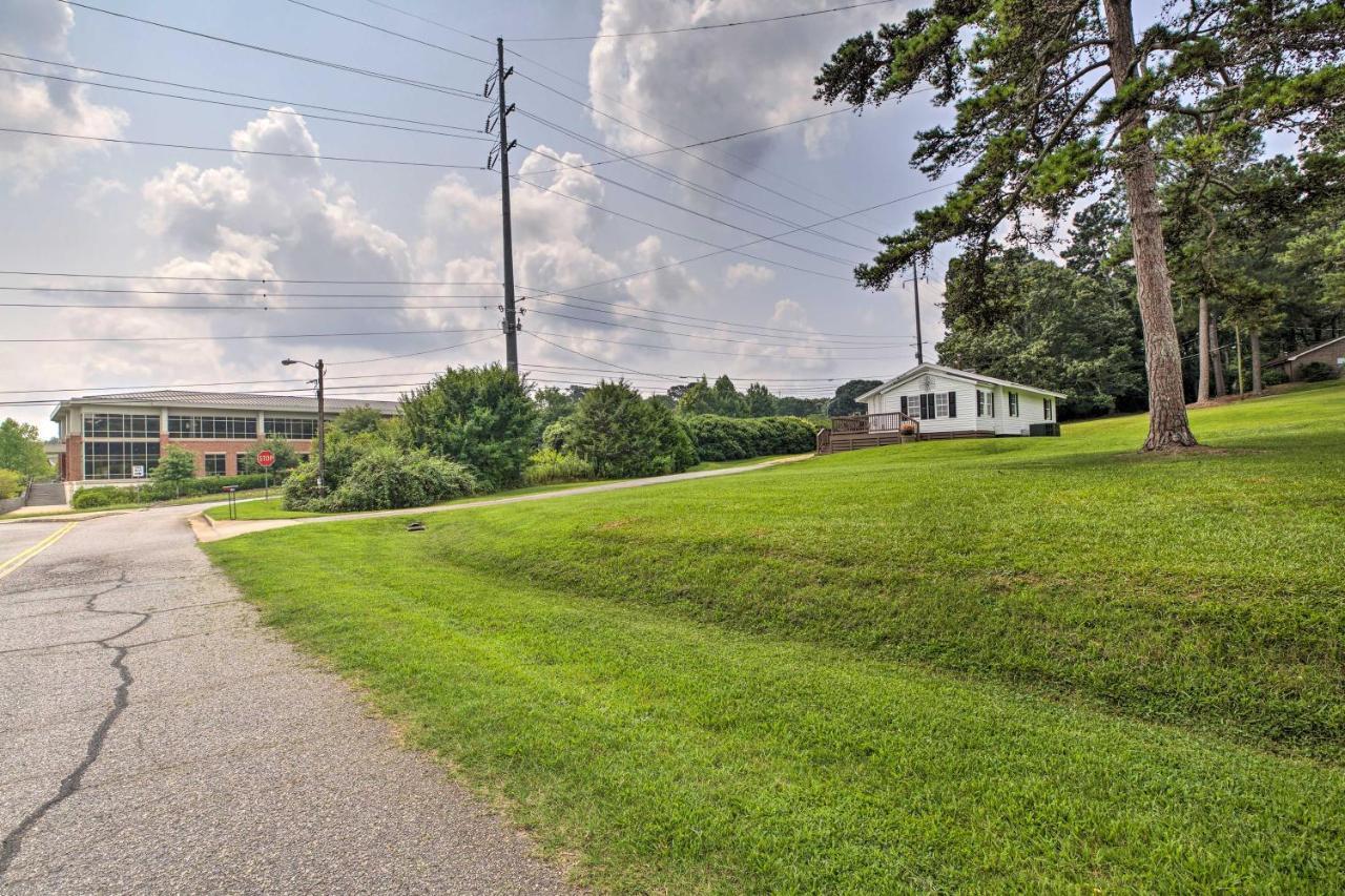 Idyllic Getaway With Deck About 4 Mi To Dtwn Holiday home Athens