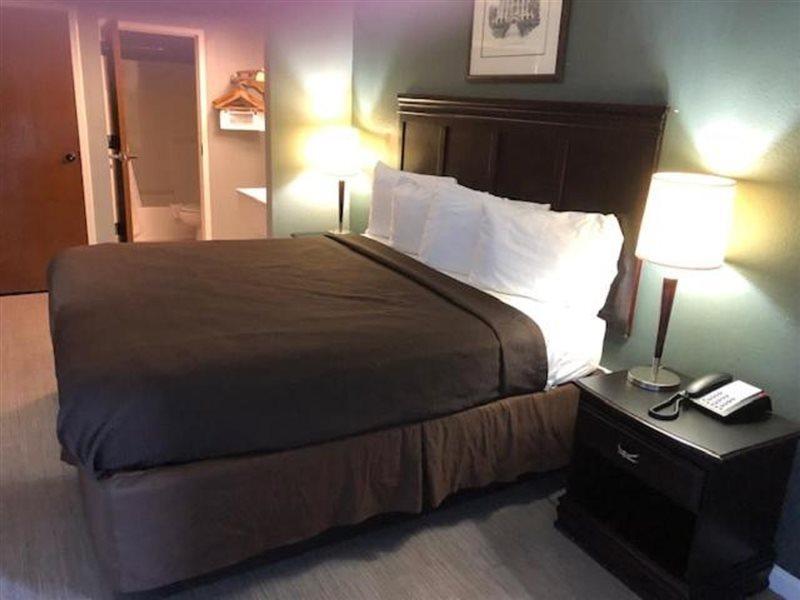 Americas Value Hotel 2*