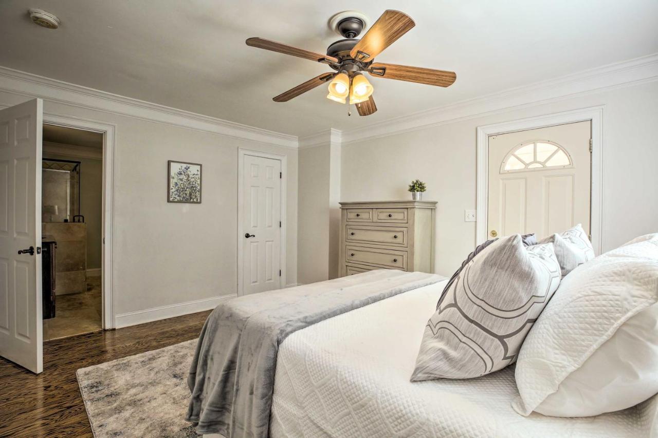 Contemporary Less Than 2 Miles To Uga! Holiday home *