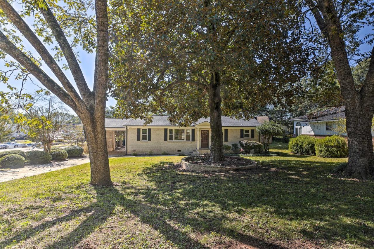 Contemporary Less Than 2 Miles To Uga! Holiday home *