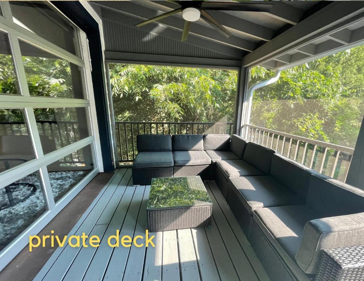 Apartment Normalbnb - 2 Blocks From Restaurants, Bars, Hospital *