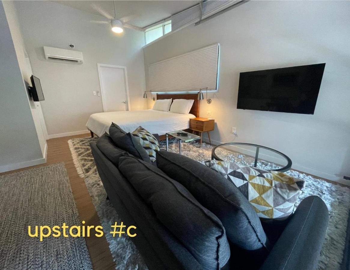 Normalbnb - 2 Blocks From Restaurants, Bars, Hospital Apartment