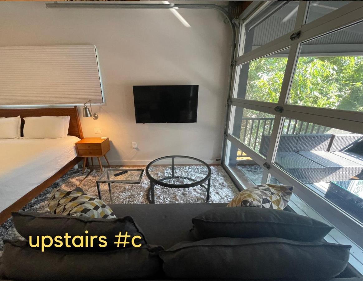 Apartment Normalbnb - 2 Blocks From Restaurants, Bars, Hospital *