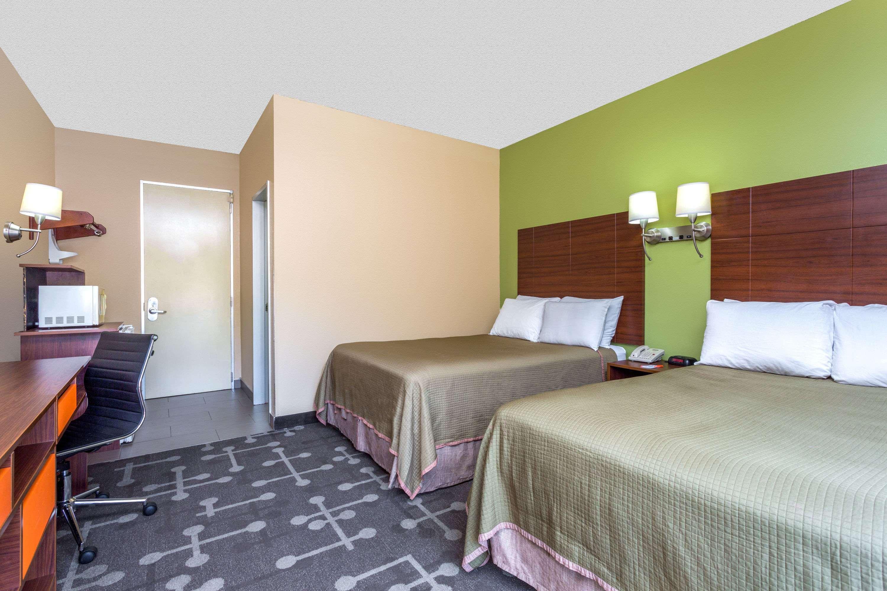 Hotel Howard Johnson By Wyndham 2*
