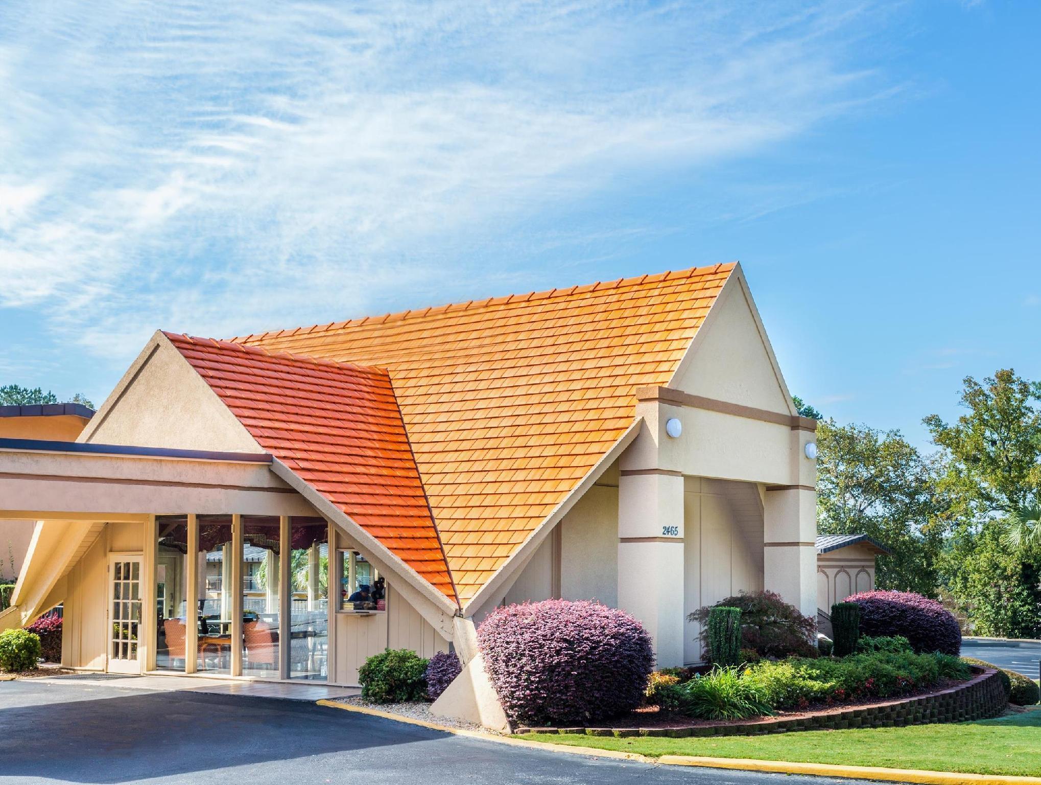 Howard Johnson By Wyndham Athens