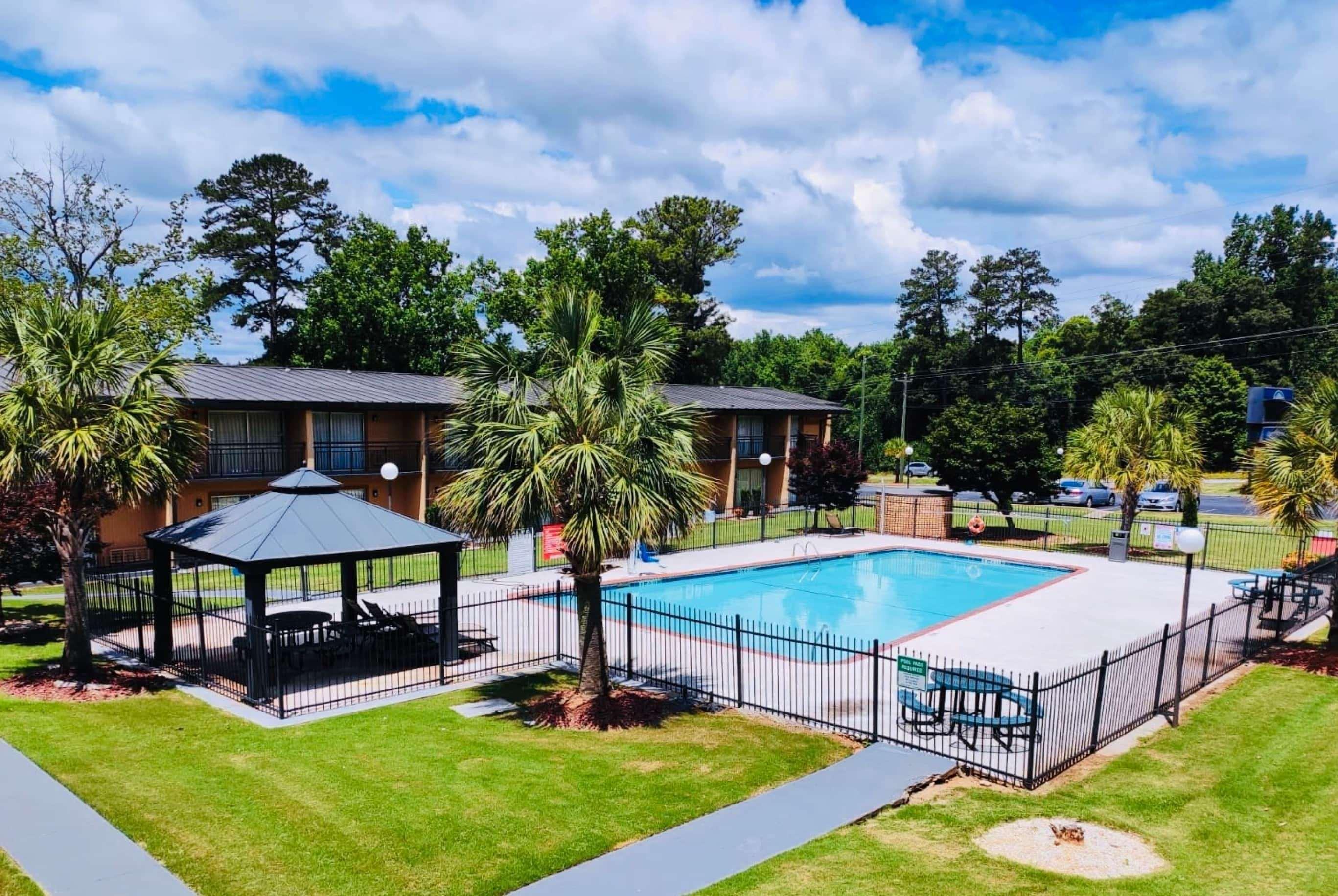 Hotel Howard Johnson By Wyndham 2*