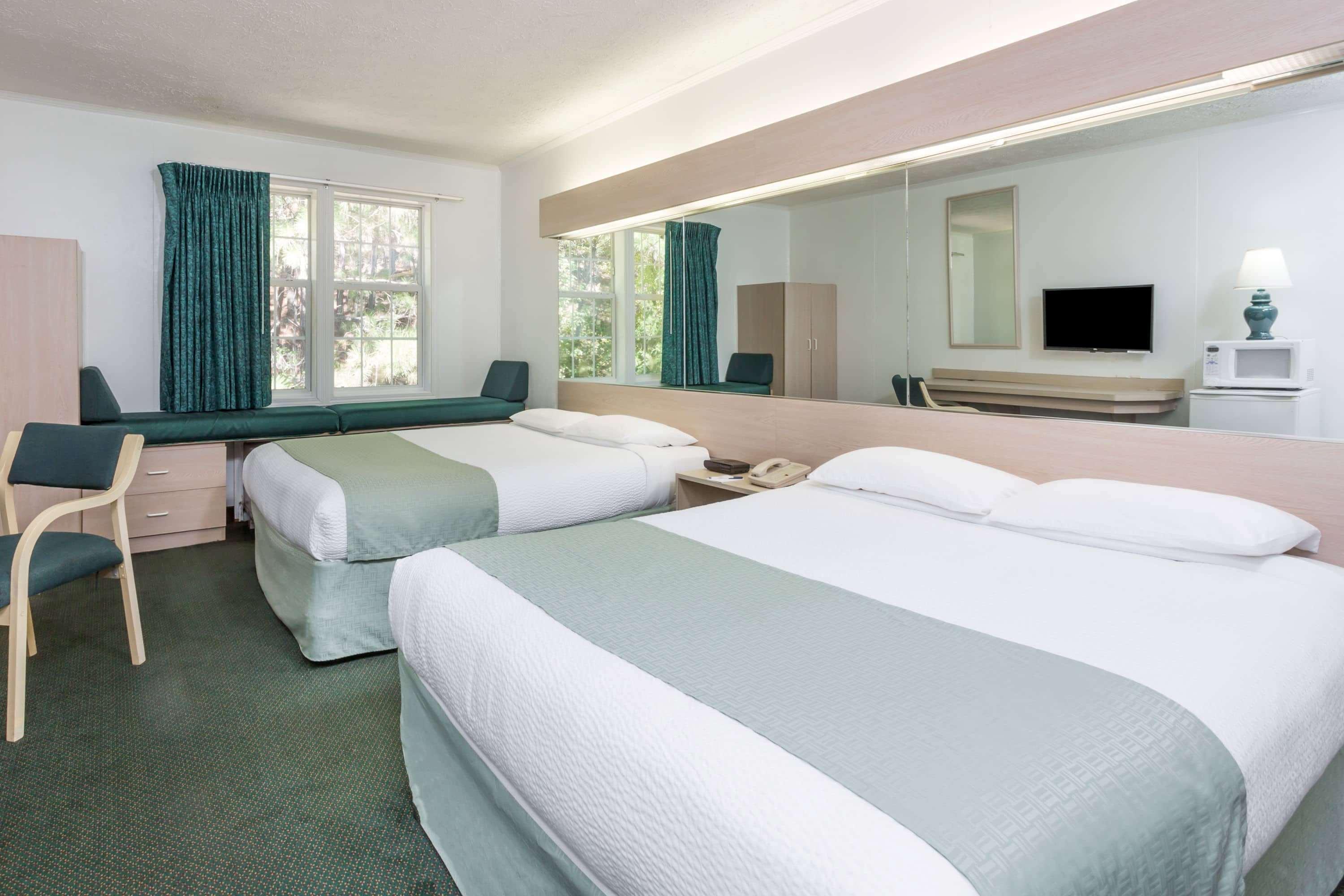 Microtel By Wyndham Hotel 2*