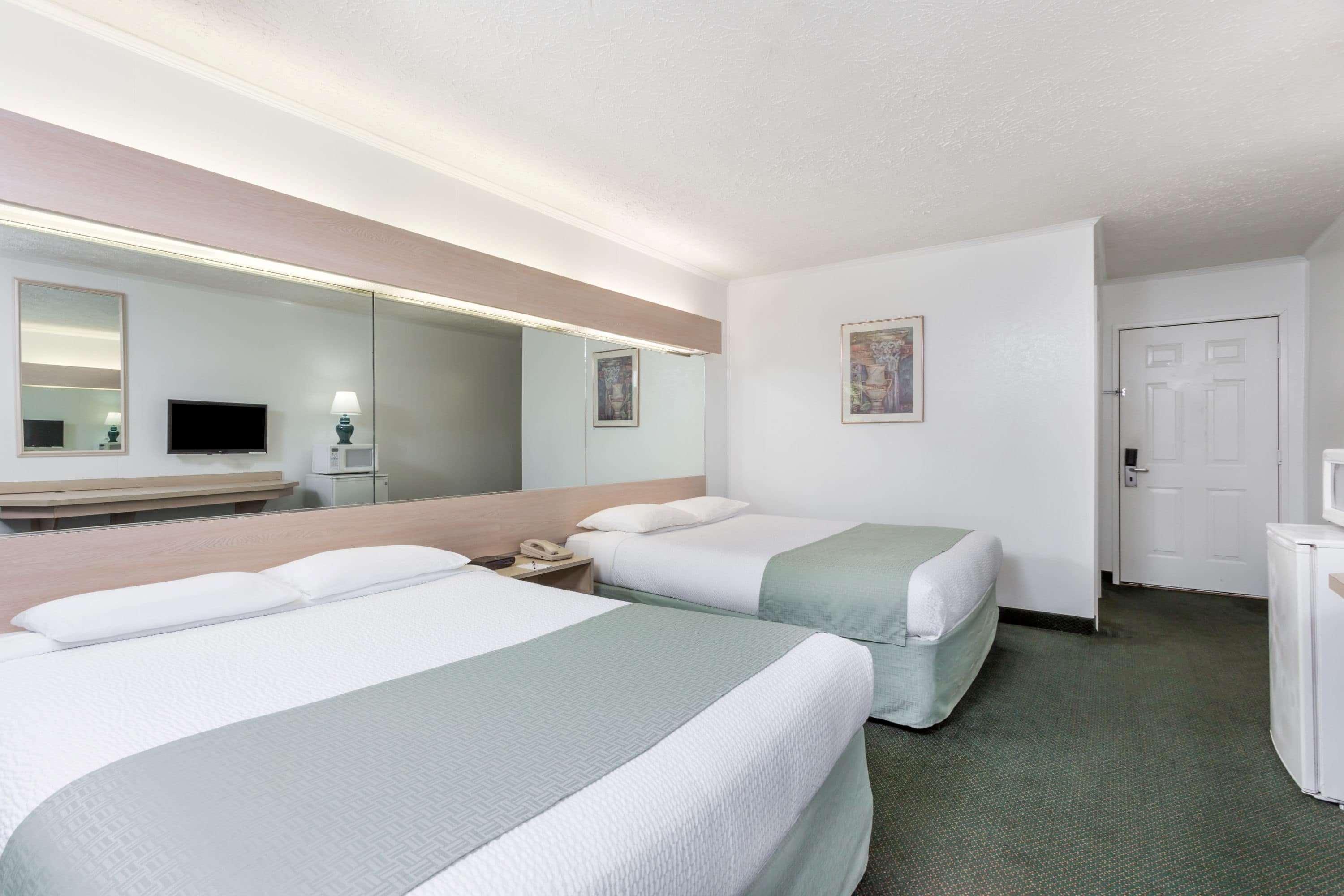 Microtel By Wyndham 2*