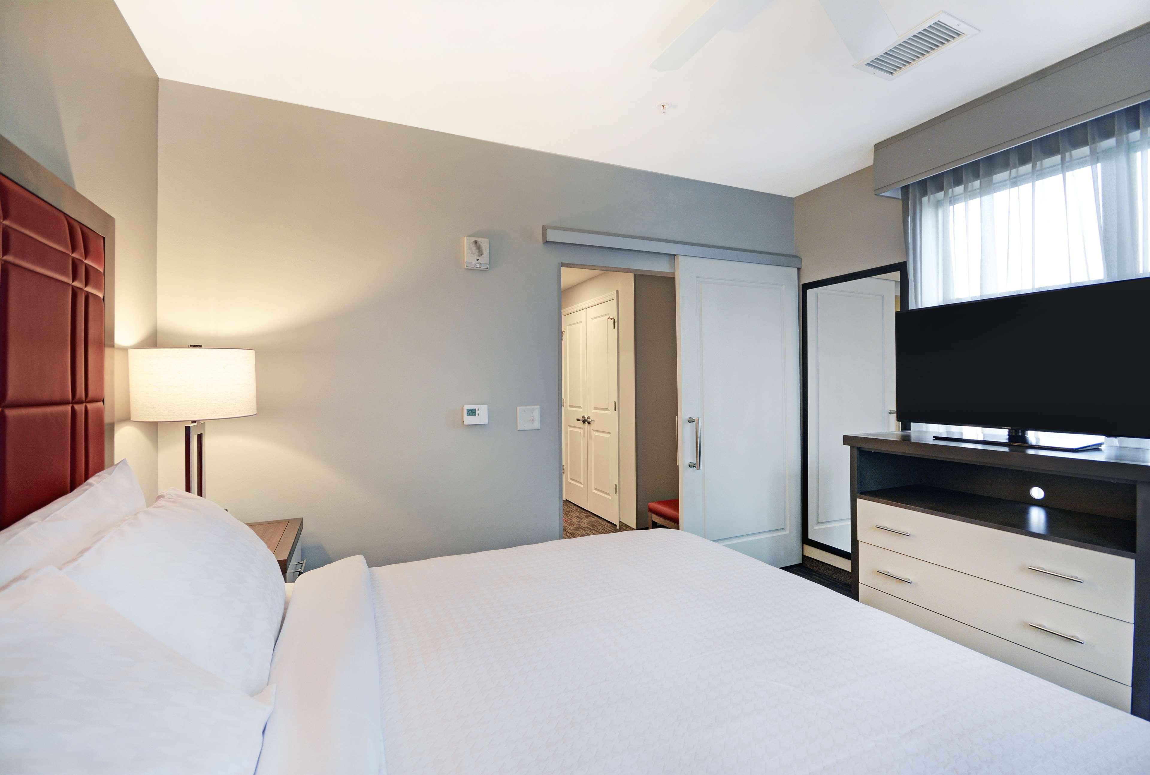 Hotel Homewood By Hilton Downtown Area