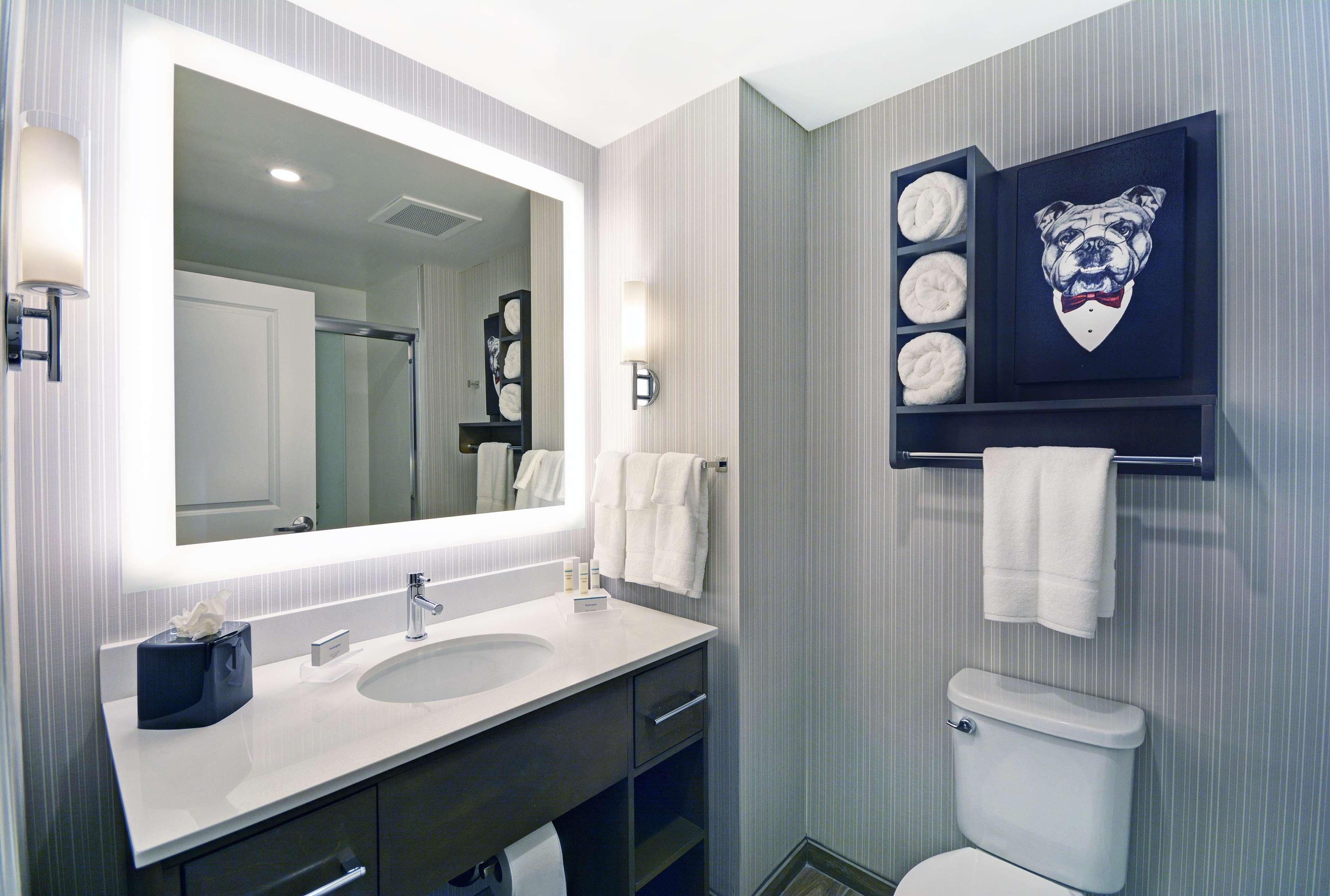 Hotel Homewood By Hilton Downtown Area