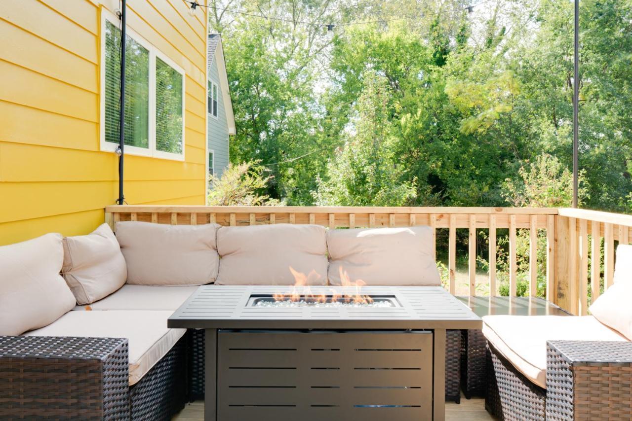 Modern Getaway Near Uga Arch Holiday home