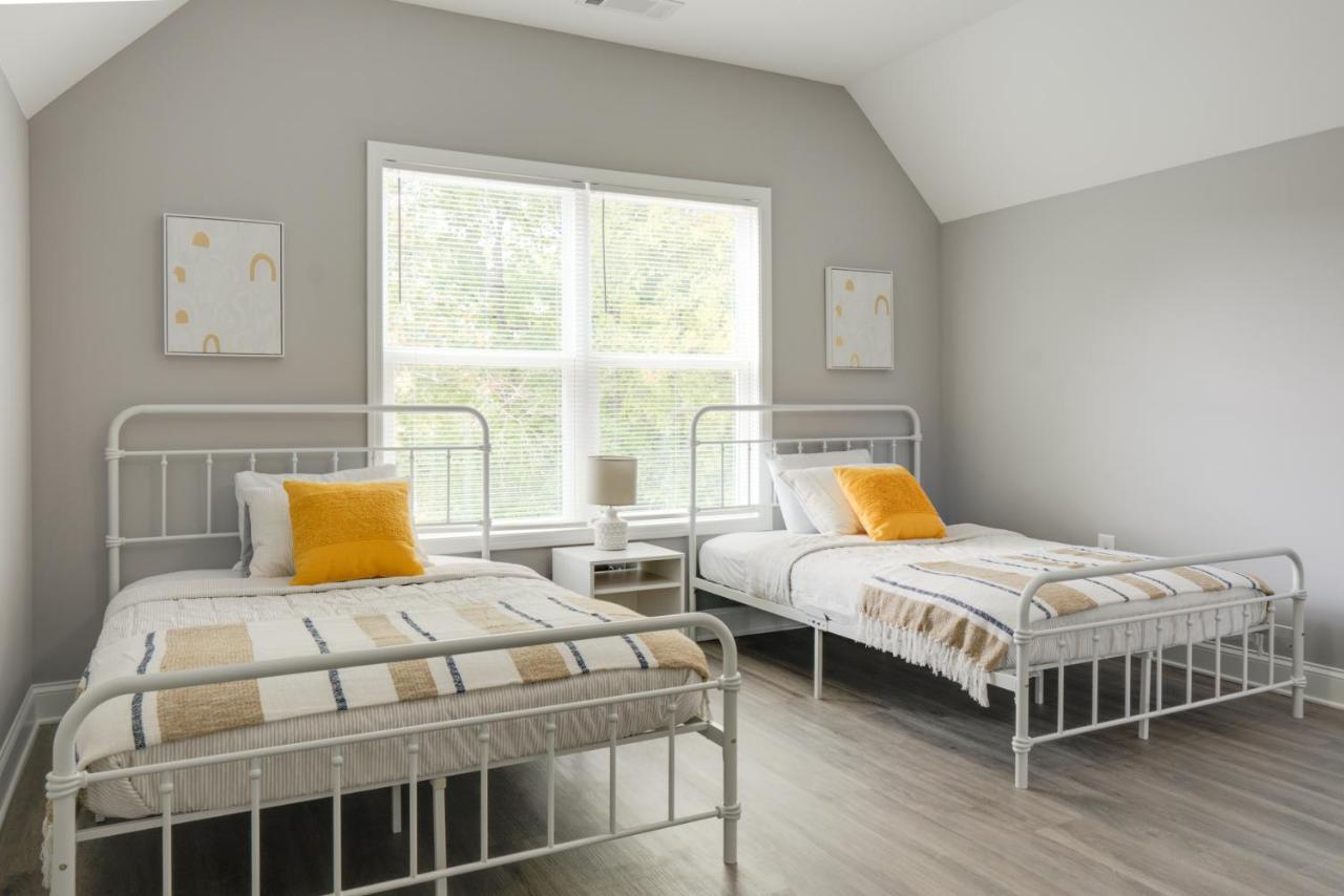 Modern Getaway Near Uga Arch * Athens