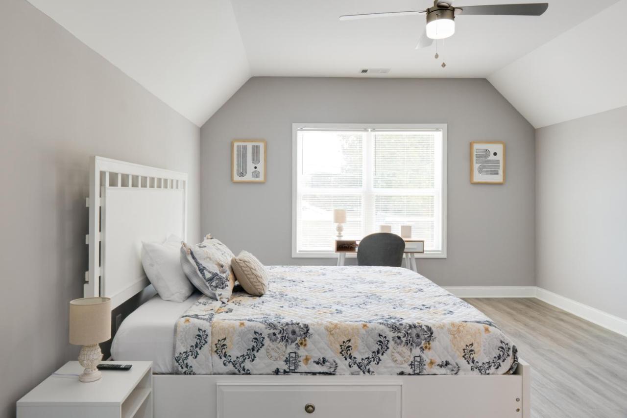 Modern Getaway Near Uga Arch * Athens
