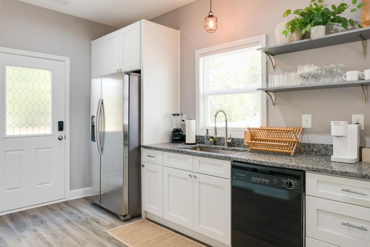Modern Getaway Near Uga Arch * Athens