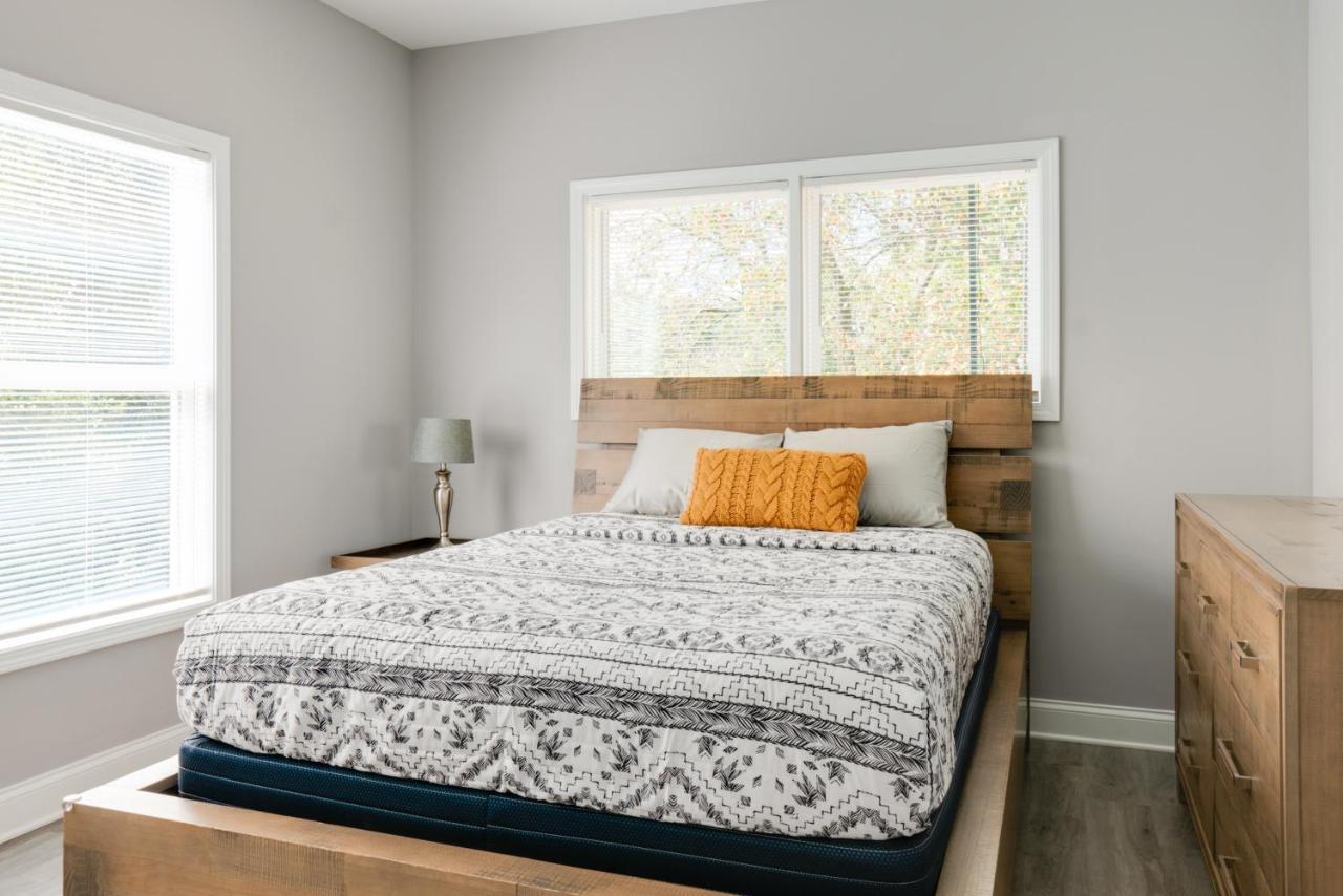 Holiday home Modern Getaway Near Uga Arch Athens
