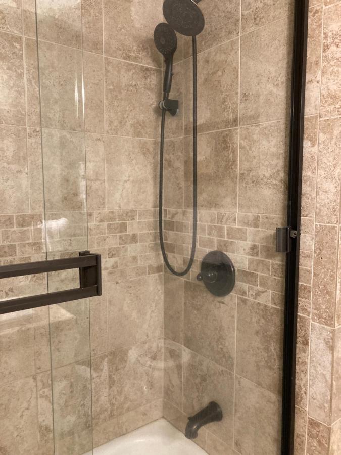 Spacious 3 Bedroom 2 Bath Close To Five-points In *