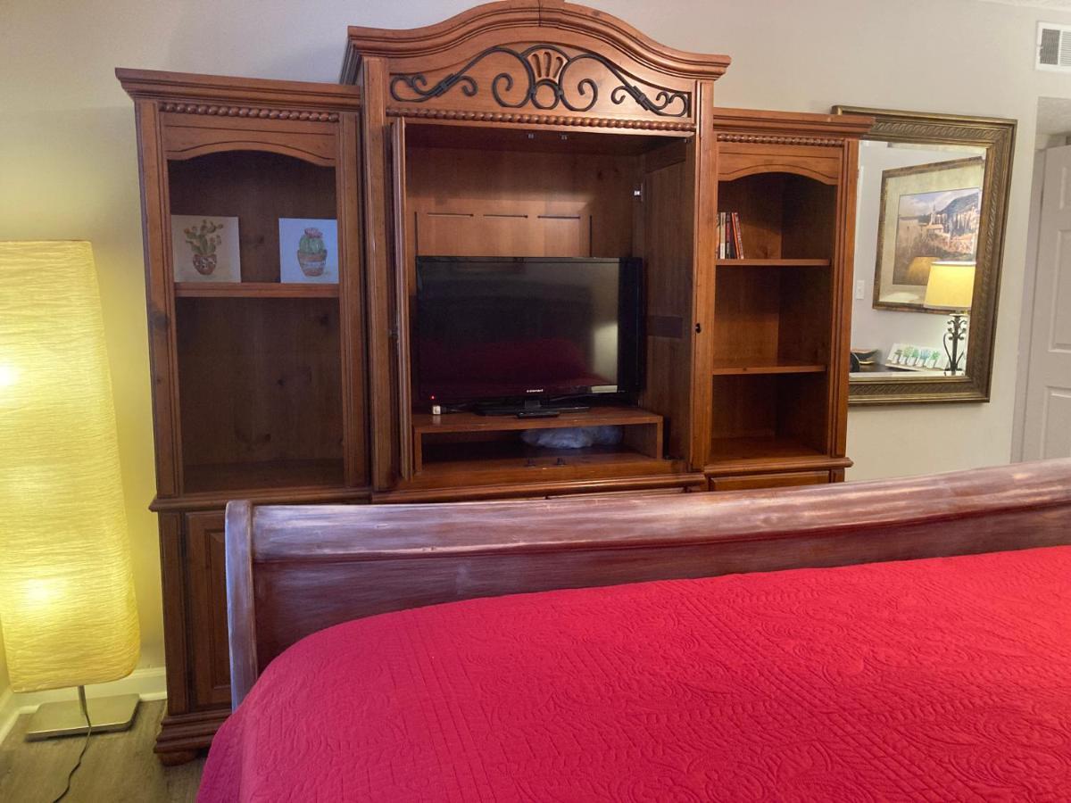 Apartment Spacious 3 Bedroom 2 Bath Close To Five-points In
