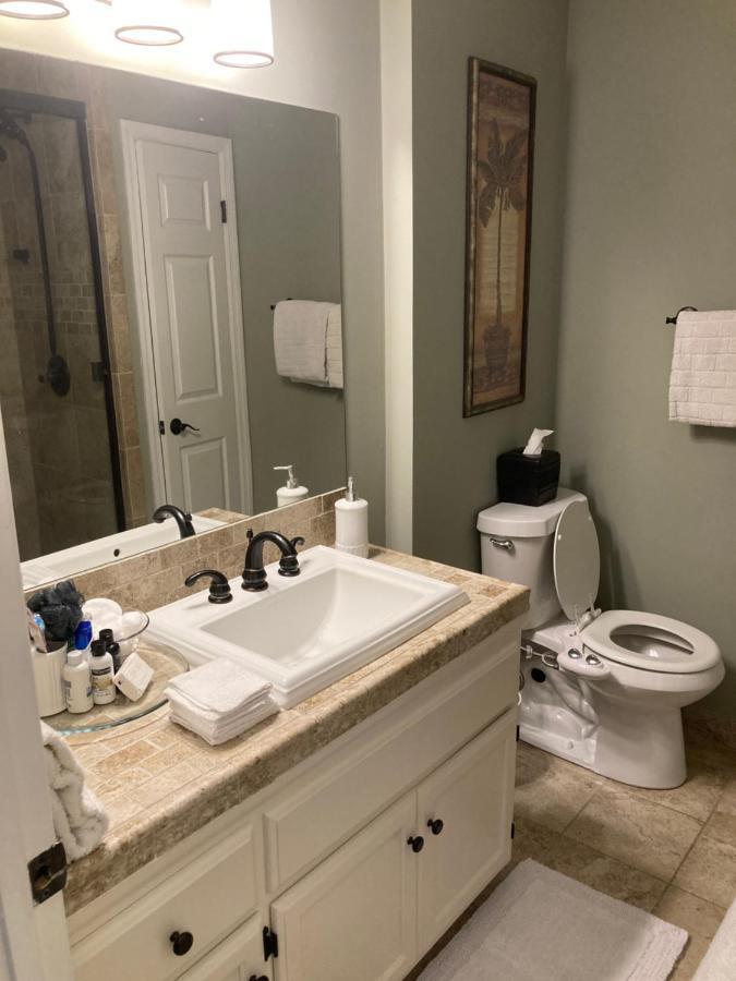 Spacious 3 Bedroom 2 Bath Close To Five-points In *