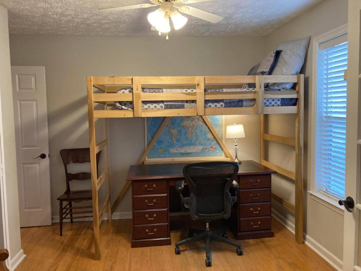 Apartment Spacious 3 Bedroom 2 Bath Close To Five-points In *