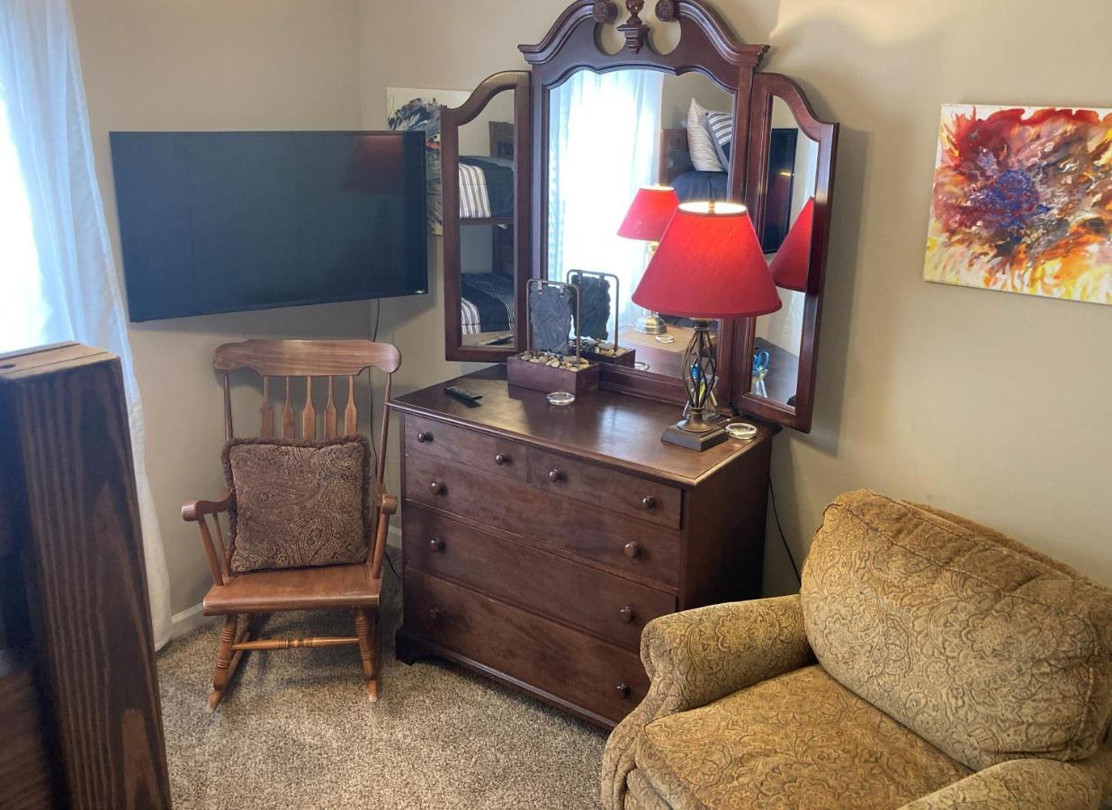 Classic Condo: Downtown Retreat Apartment *