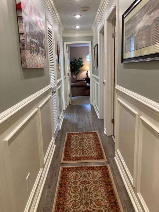 Classic Condo: Downtown Retreat Apartment *